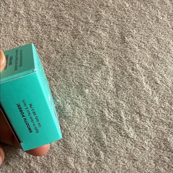 Benefit The POREfessional Smooth Sip Moisturizer - Aqua and White NIP - Picture 6 of 6
